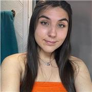 Soy Laura, estudiante de ingeniería química y ofrezco clases particulares de matemáticas, química y física